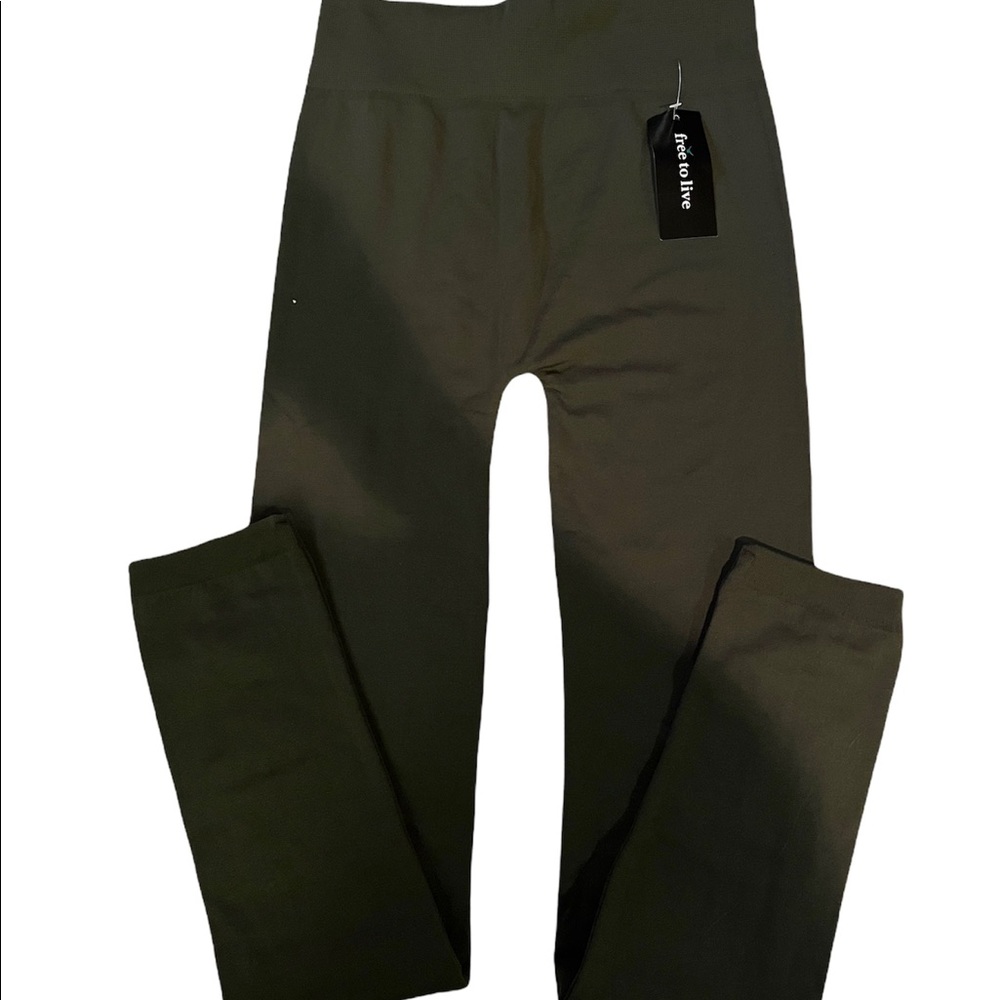 Woman free to live yoga pants dark green